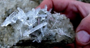 Кристаллы сульфата натрия